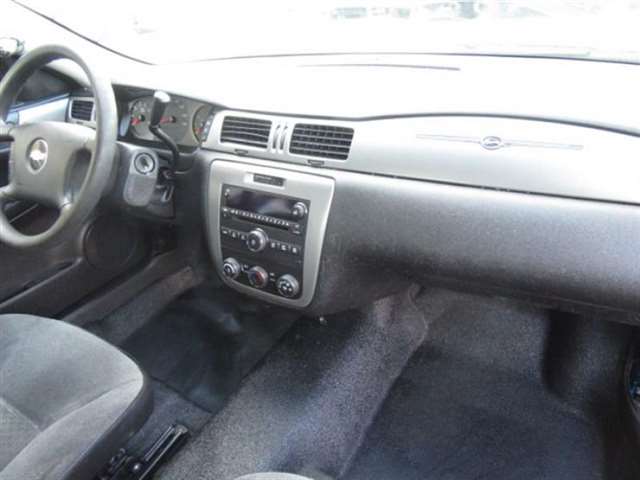 2011 Chevrolet Impala Police 4dr Sedan w/3FL